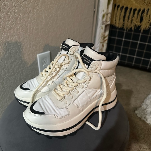 Adventure Hiking Boot - Picture 2 of 3